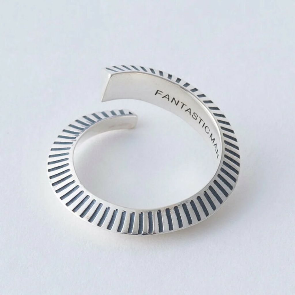 FANTASTIC MAN RING 1048