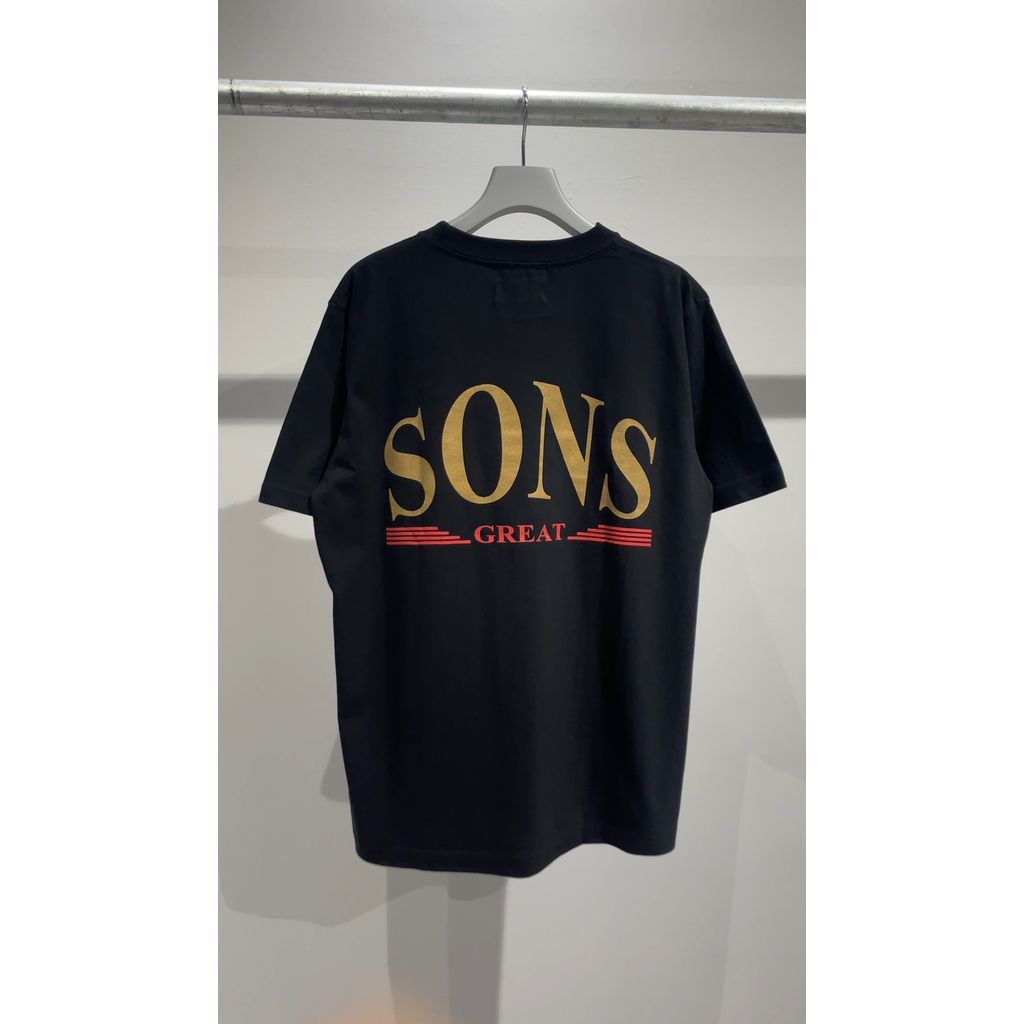 SON OF THE CHEESE "SONS" S/S TEE 【LINEAGE LIMITED】