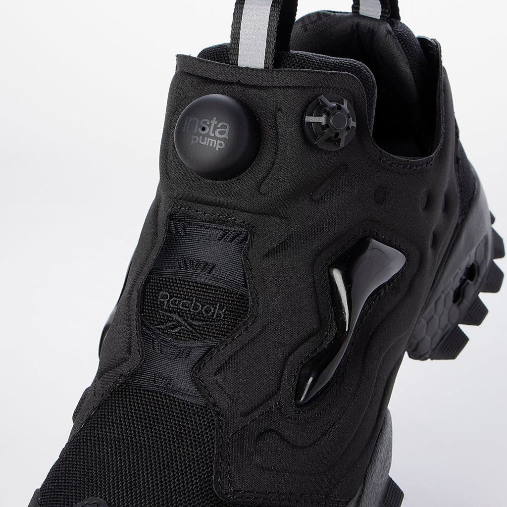 Reebok INSTAPUMP FURY 94 WINTER (ブラック)