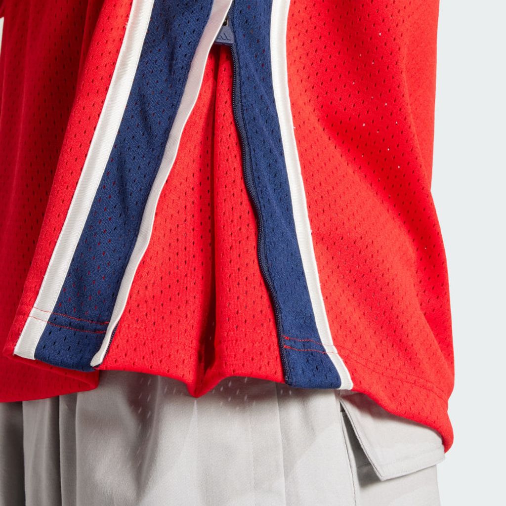 adidas originals ウォームアップトップ