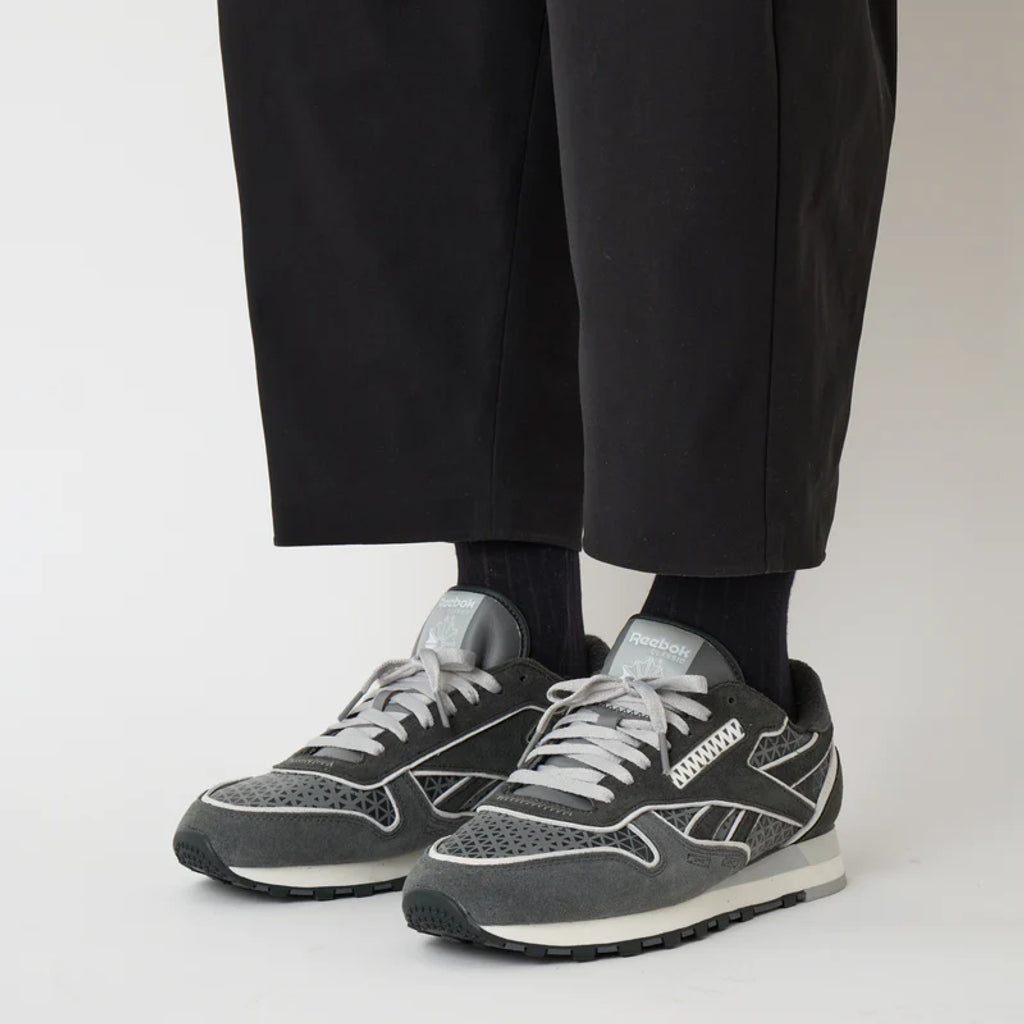 WHITE MOUNTAINEERING WM × REEBOK 'CLASSIC LEATHER'