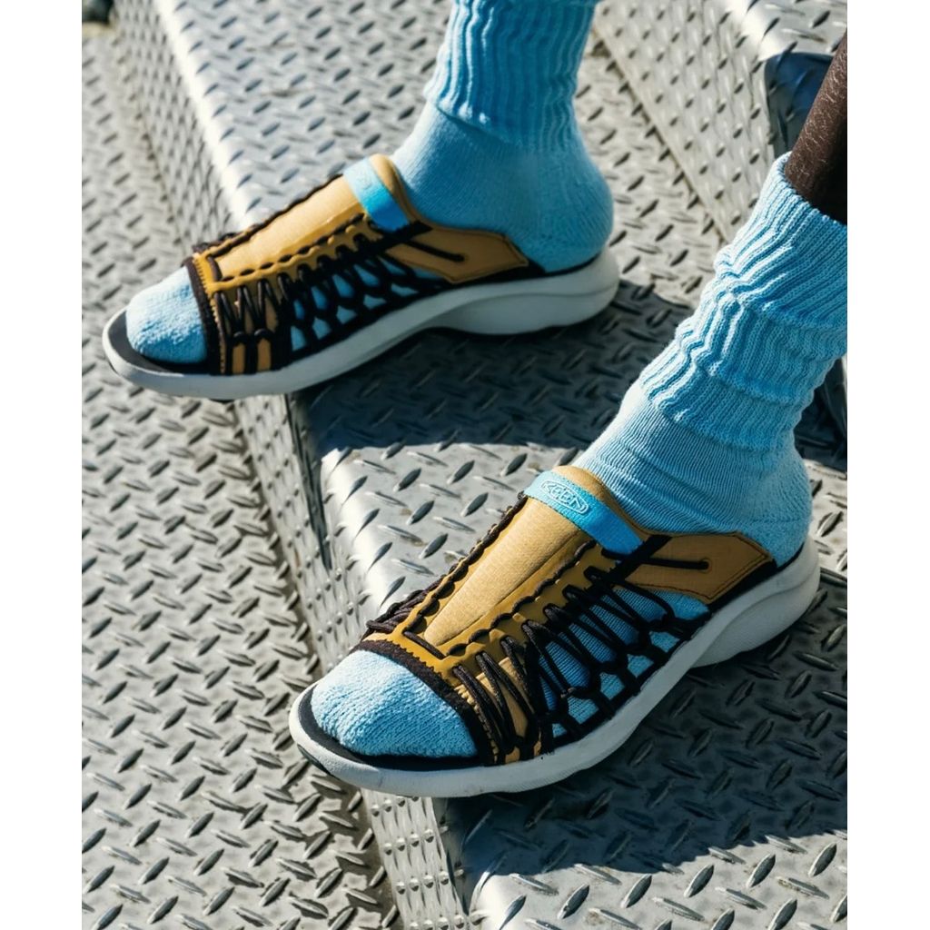 KEEN UNEEK SNK SLIDE ARAIGUMA メンズ