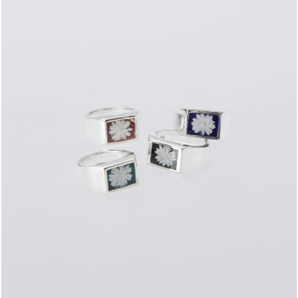 XOLO JEWELRY Signet Ring w/Forest Green Flower