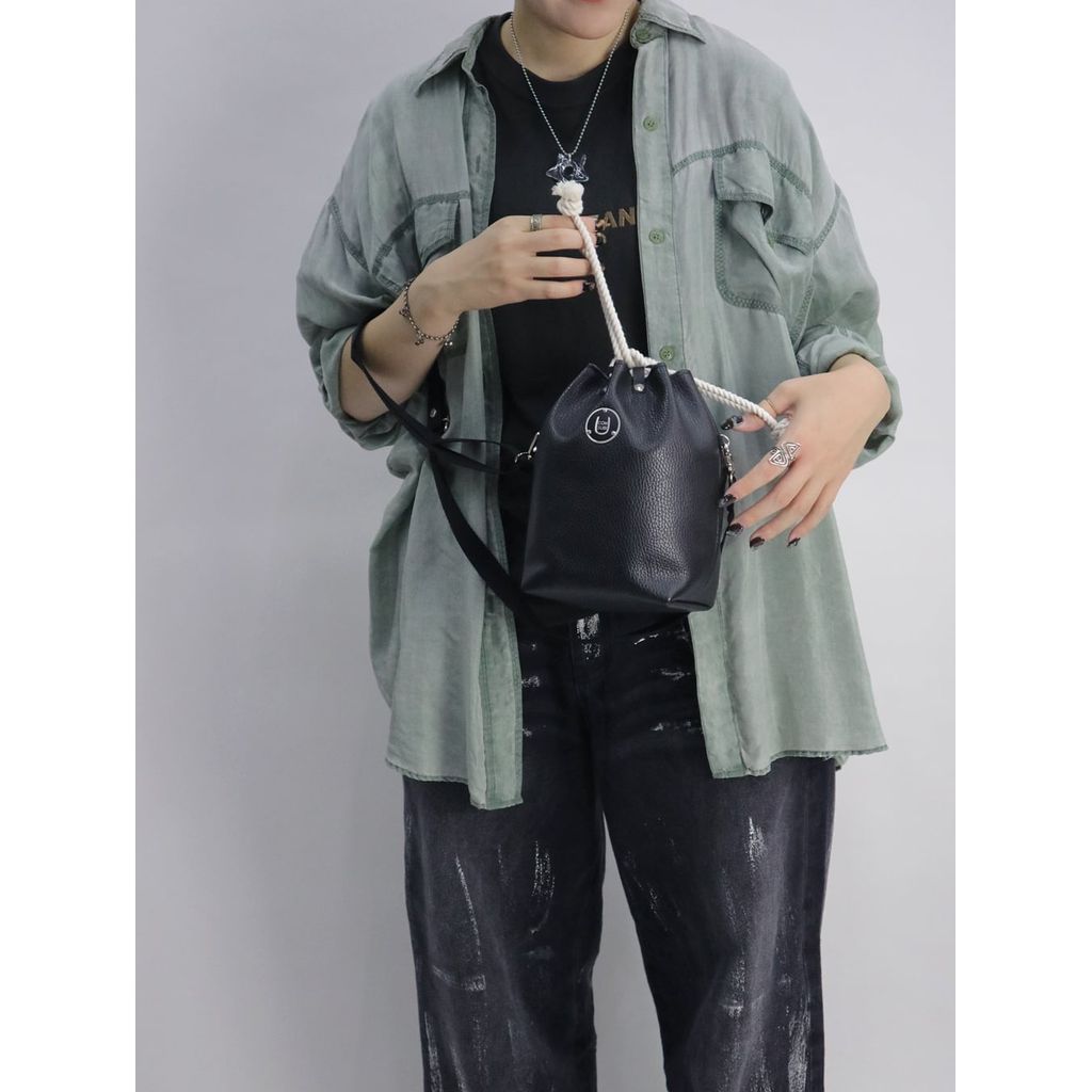 COMUSUBI (コムスビ) / COMUSUBI BAG "Leather" -BLACK-