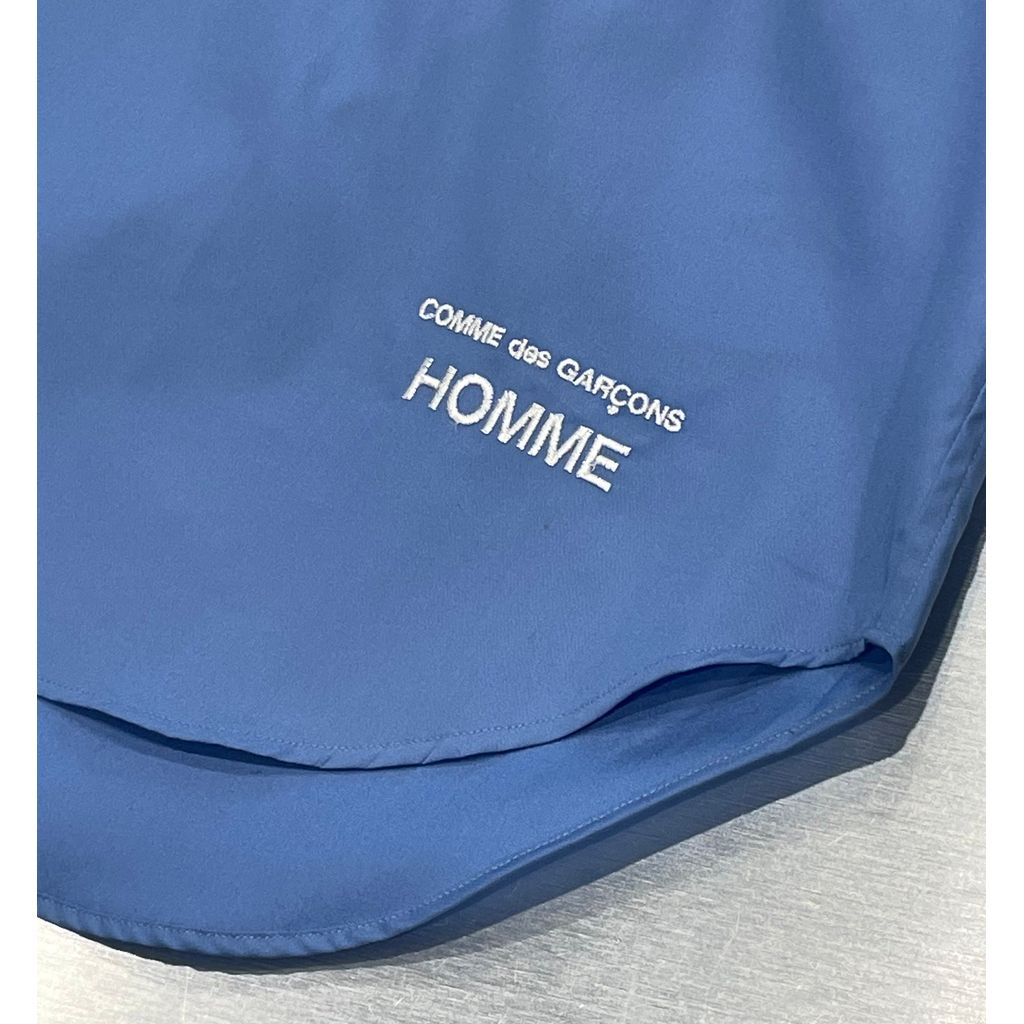 COMME des GARCONS HOMME COMME des GARCONS HOMME LOGO SHORT SLEEVE SHIRT (SAX)