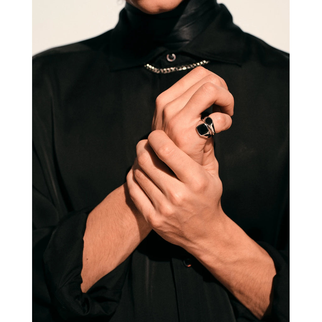 TOM WOOD Joe Ring Polished Onyx