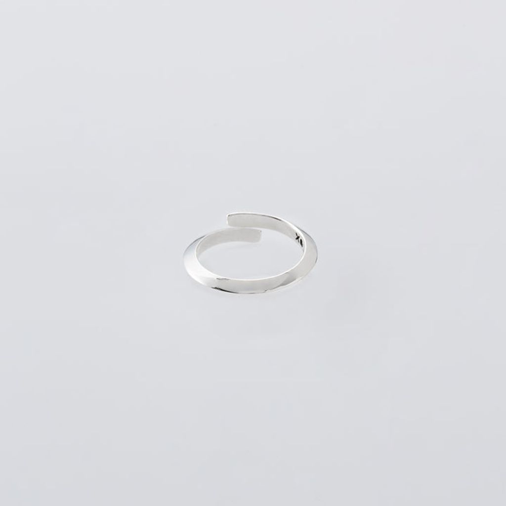 XOLO JEWELRY Triangle Ring -Thin-