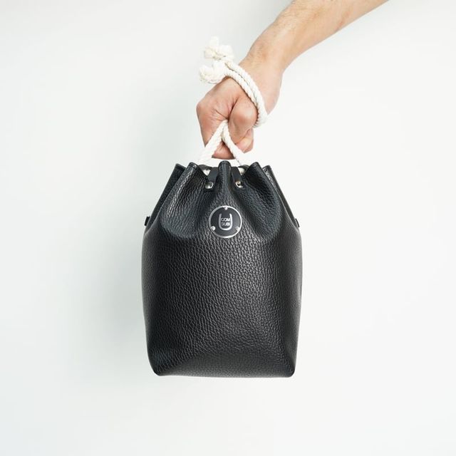 COMUSUBI (コムスビ) / COMUSUBI BAG "Leather" -Black-