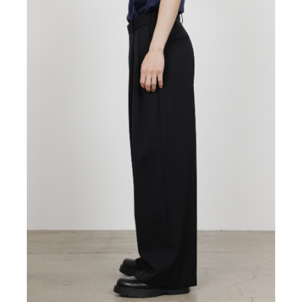 marka 2/60 Washer Wool Gabardine Two Tuck Baggy Trousers