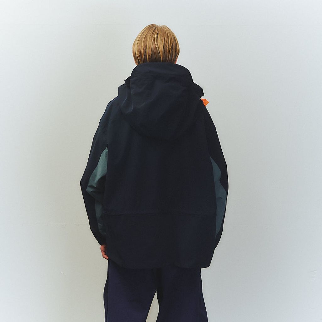 is-ness THM MANASLU SHELL JACKET