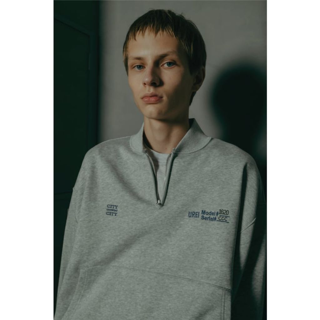 CITY COUNTRY CITY EMBROIDERED LOGO HALF ZIP SWEATSHIRT_UREI