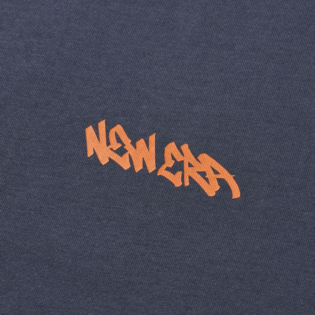 NEW ERA 長袖 オーバーサイズド コットン Tシャツ Tagging スレートグレー