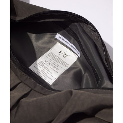 F/CE. TEXTURED TWILL BODY BAG