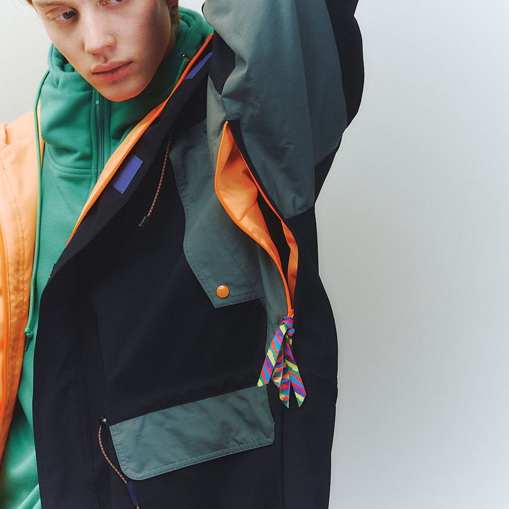 is-ness THM MANASLU SHELL JACKET