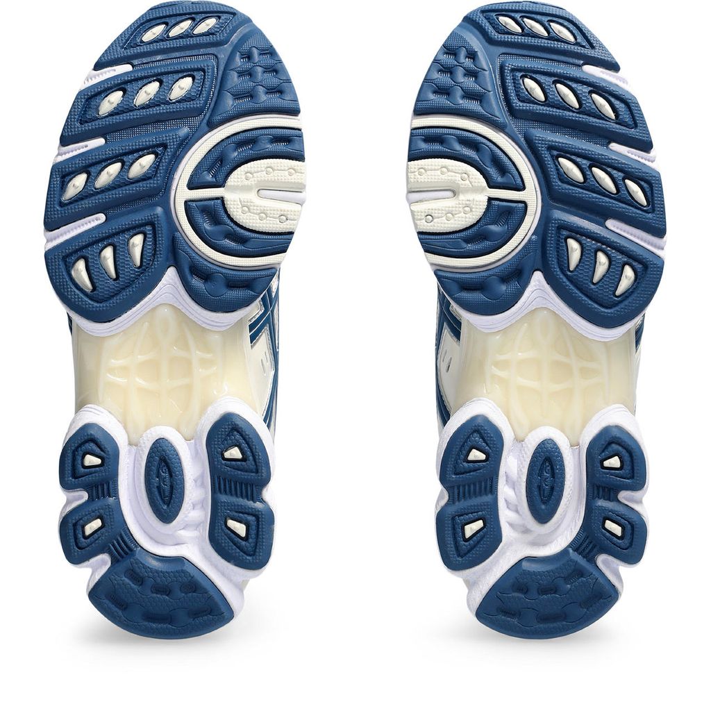 ASICS GEL-NIMBUS 9（White/Light Indigo）