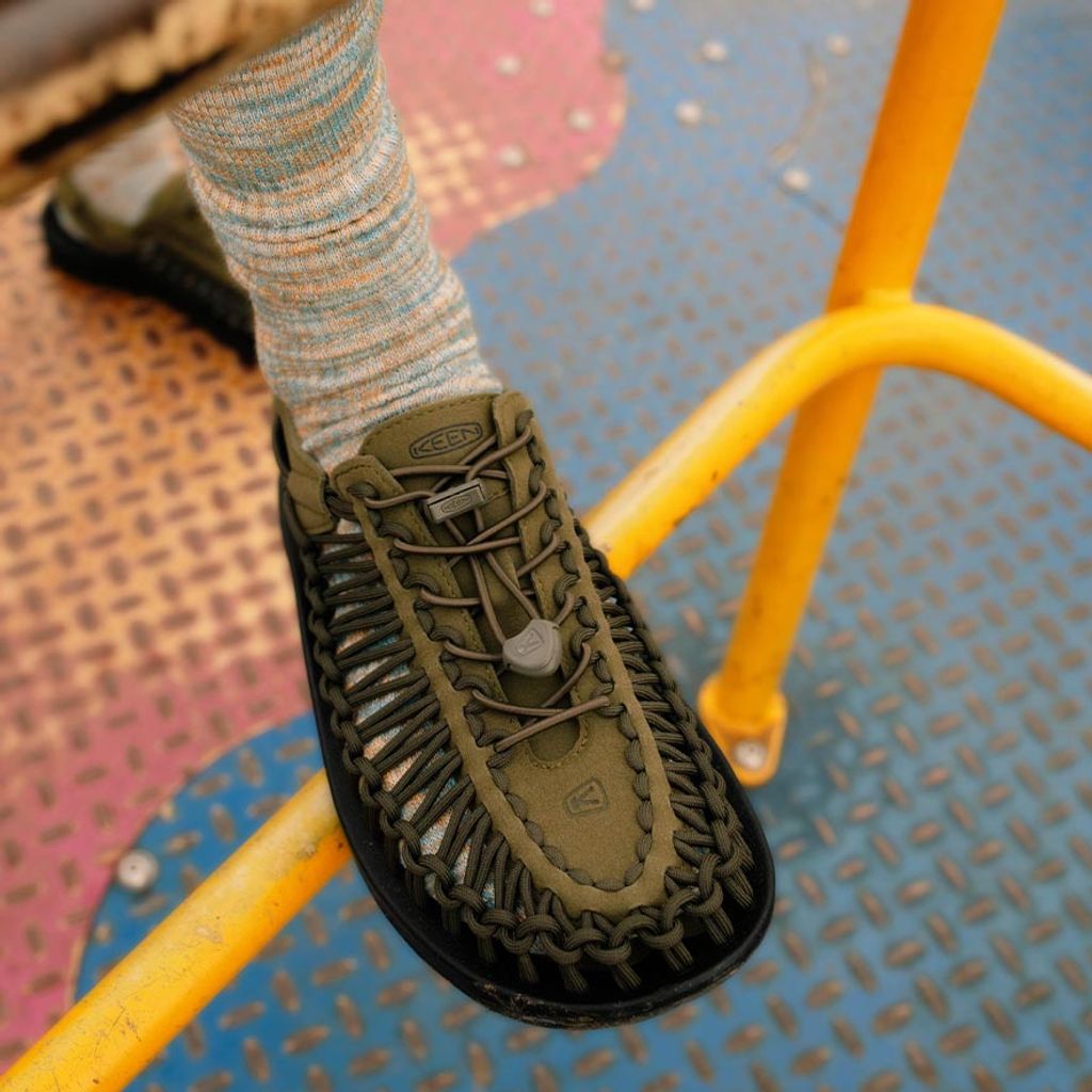 KEEN メンズユニーク(Dark Olive/Black)