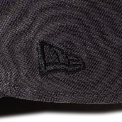 NEW ERA 59FIFTY PlayStation シェイプス ロゴ ダークグラファイト