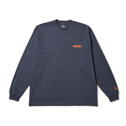 NEW ERA 長袖 オーバーサイズド コットン Tシャツ Tagging スレートグレー