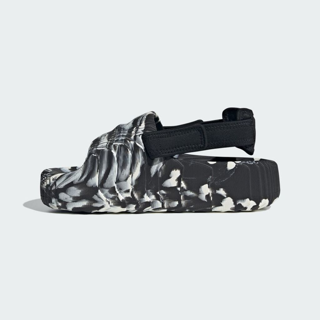 adidas Originals ADILETTE 22 XLG SLIDES コアブラック/オフホワイト/コアブラック