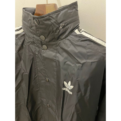 adidas ビッグトレフォイル スタンドカラー ナイロンコート