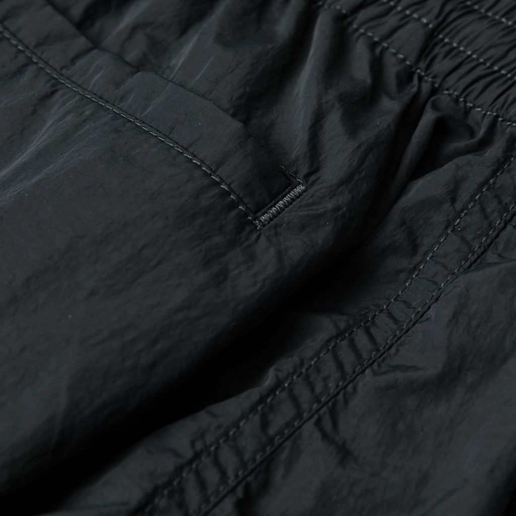 MADNESS RHOMBUS LOGO NYLON ESSENTIAL SHORTS (17")