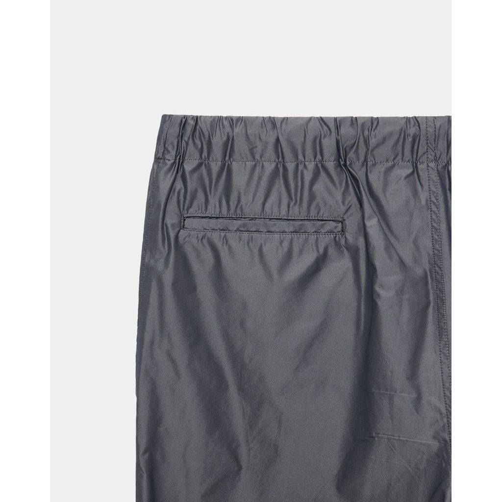 marka RECYCLED POLYESTER×SILK TAFFETA KNEE TUCK PANTS