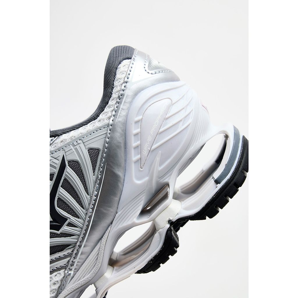 MIZUNO WAVE PROPHECY LS(ホワイト×チャコール×シルバー)