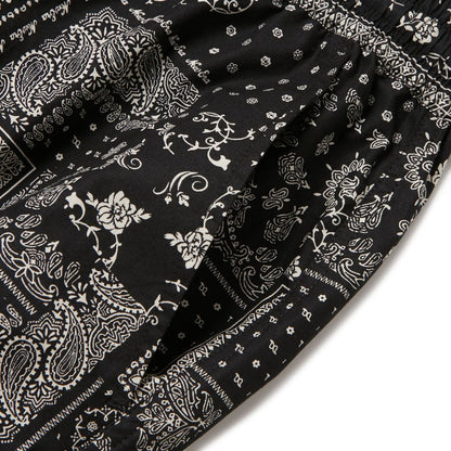 NEW ERA  ウーブン ショートパンツ Floral Paisley ブラック