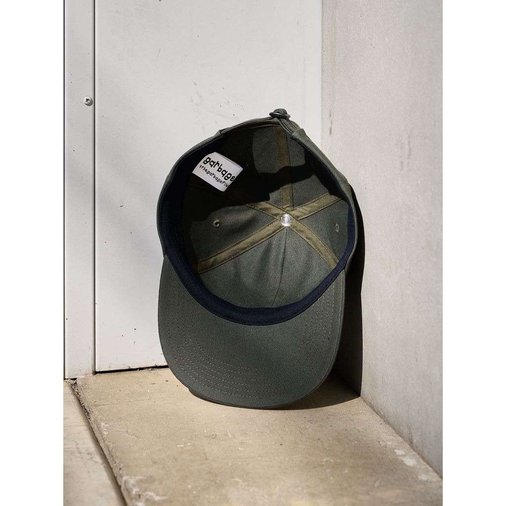 GARBAGE HARD BRIM 6 PANEL CAP LOW (SOLIDARITY)