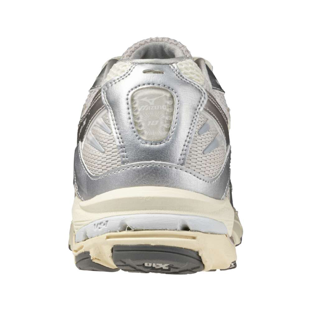 MIZUNO WAVE RIDER 10 （オフホワイト×ライトベージュ×シルバー）