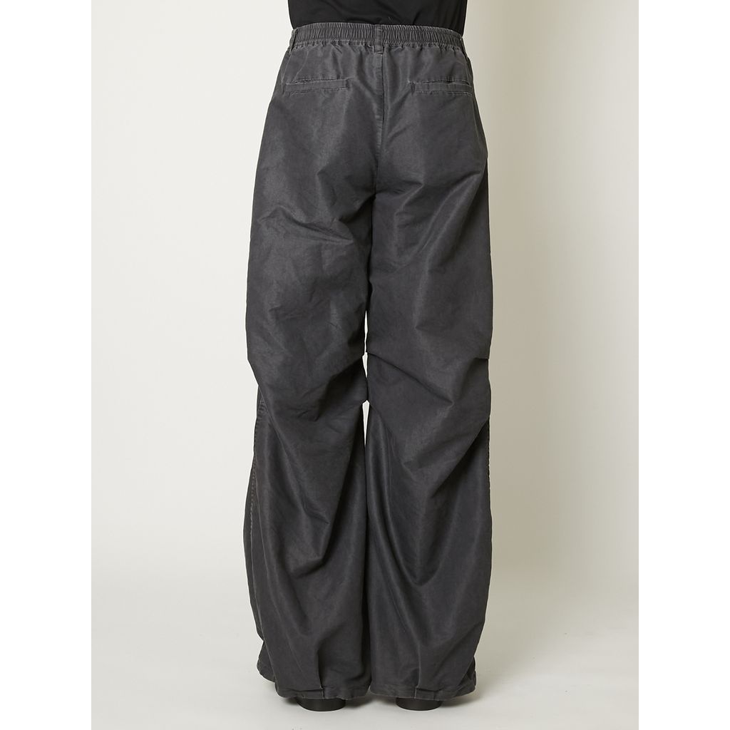 TAAKK TUCKED BALLOON DENIM