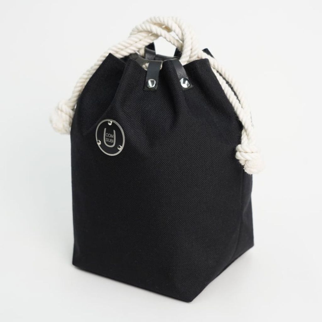 COMUSUBI (コムスビ) ／ COMUSUBI BAG "Cordura®︎" -Black-