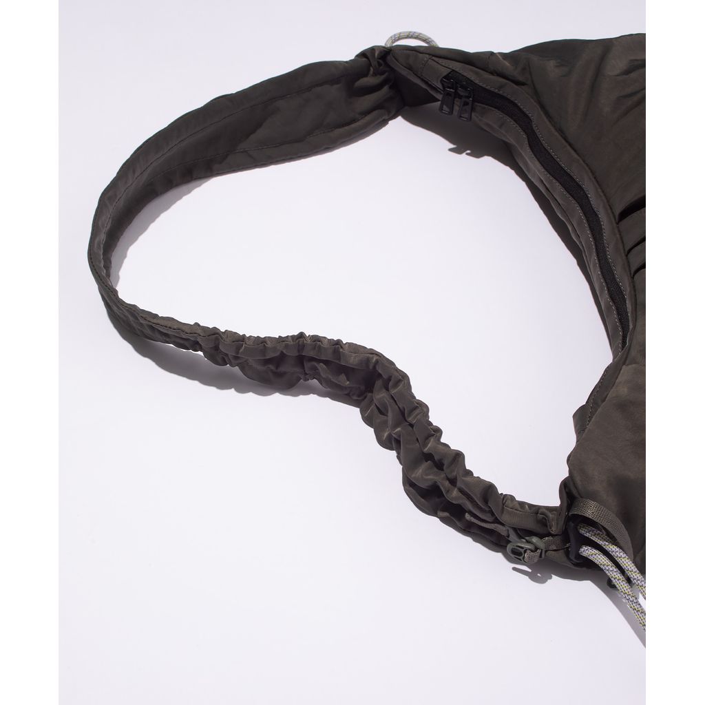 F/CE. TEXTURED TWILL BODY BAG