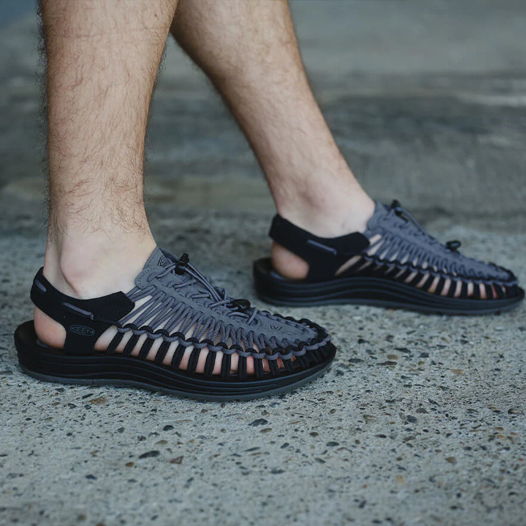 KEEN メンズ ユニーク サンダル  Magnet/Steel Grey