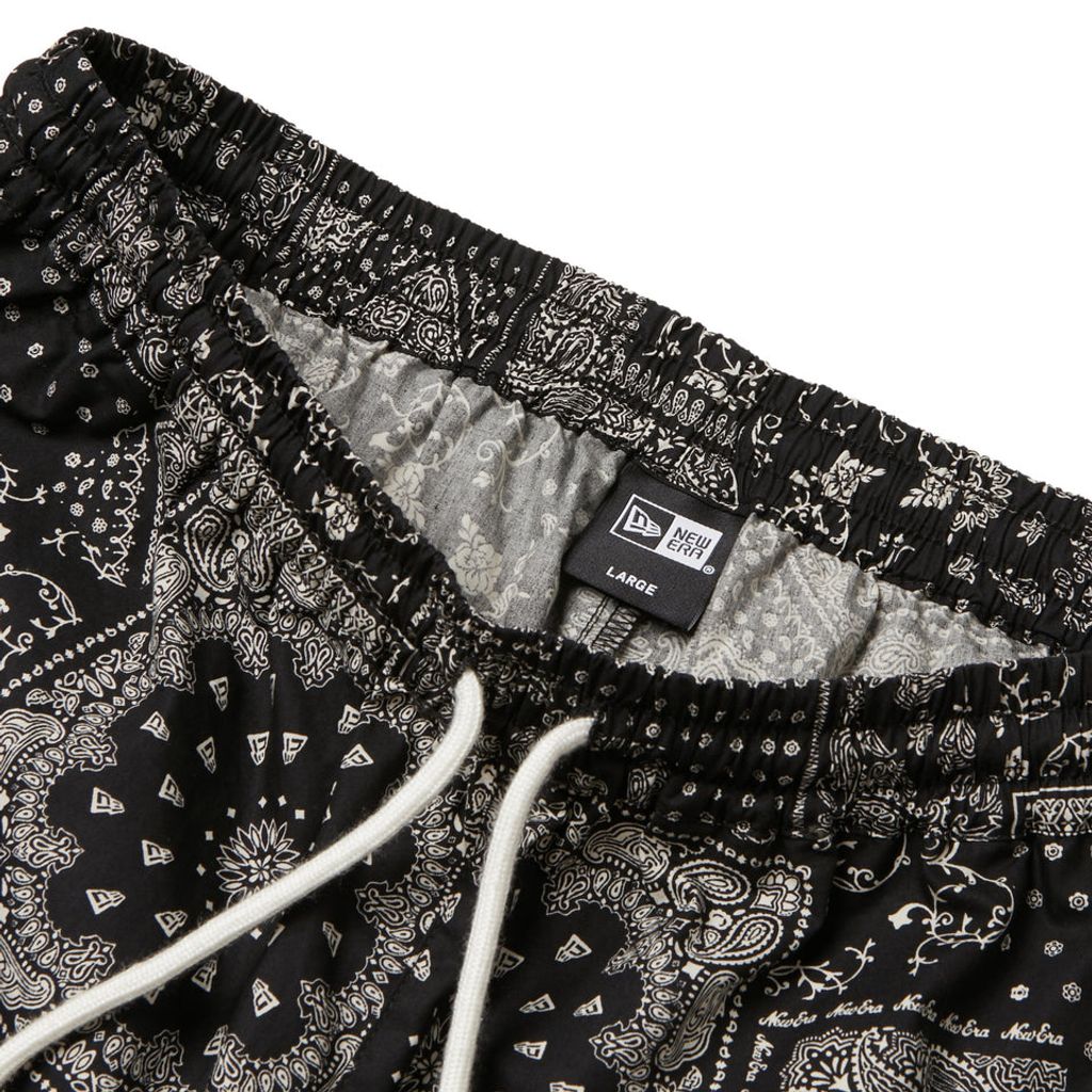 NEW ERA  ウーブン ショートパンツ Floral Paisley ブラック