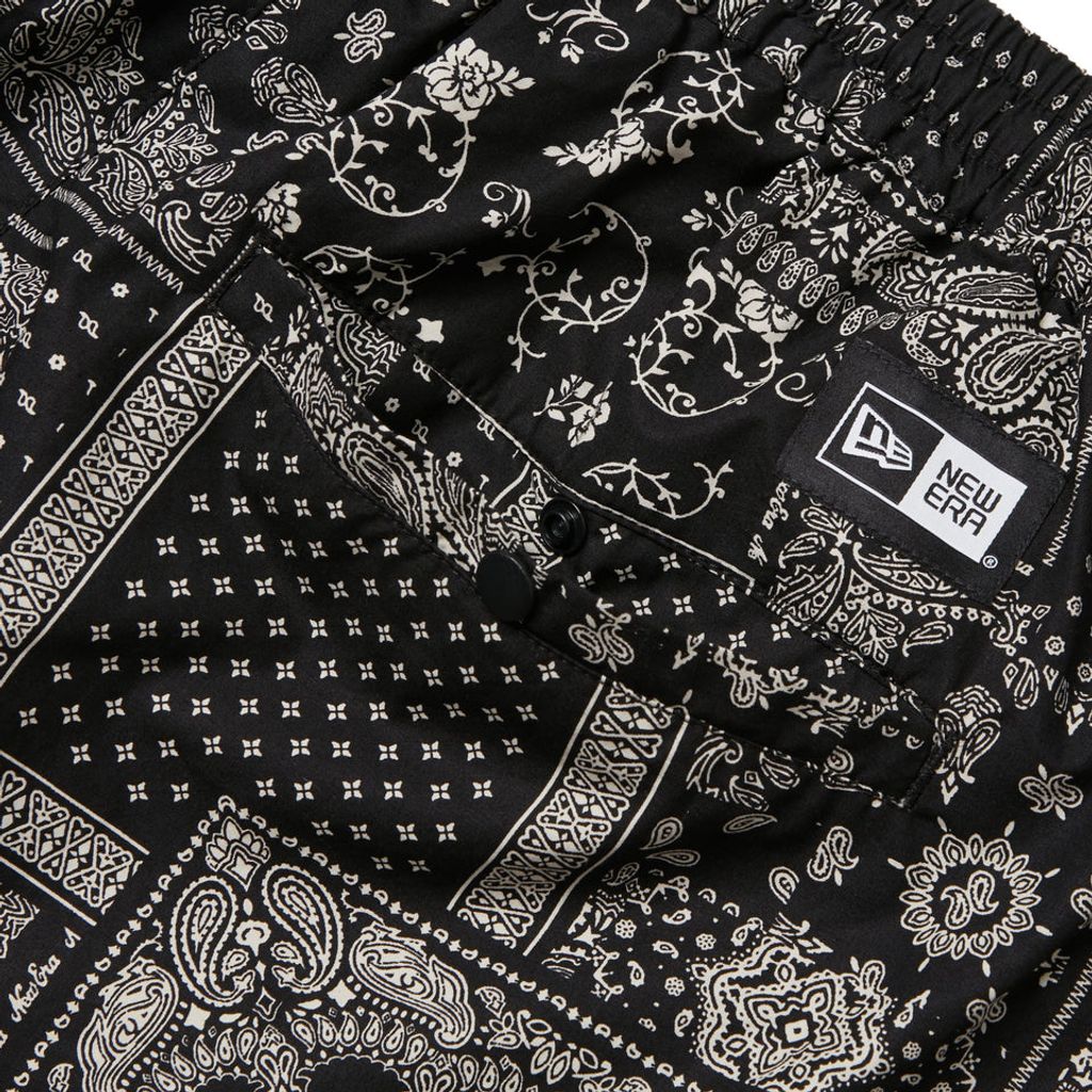 NEW ERA  ウーブン ショートパンツ Floral Paisley ブラック