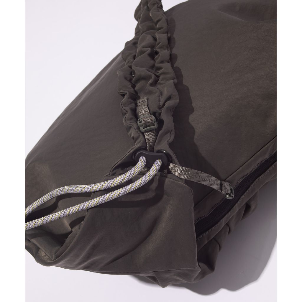 F/CE. TEXTURED TWILL BODY BAG