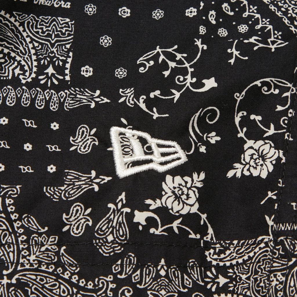 NEW ERA  ウーブン ショートパンツ Floral Paisley ブラック