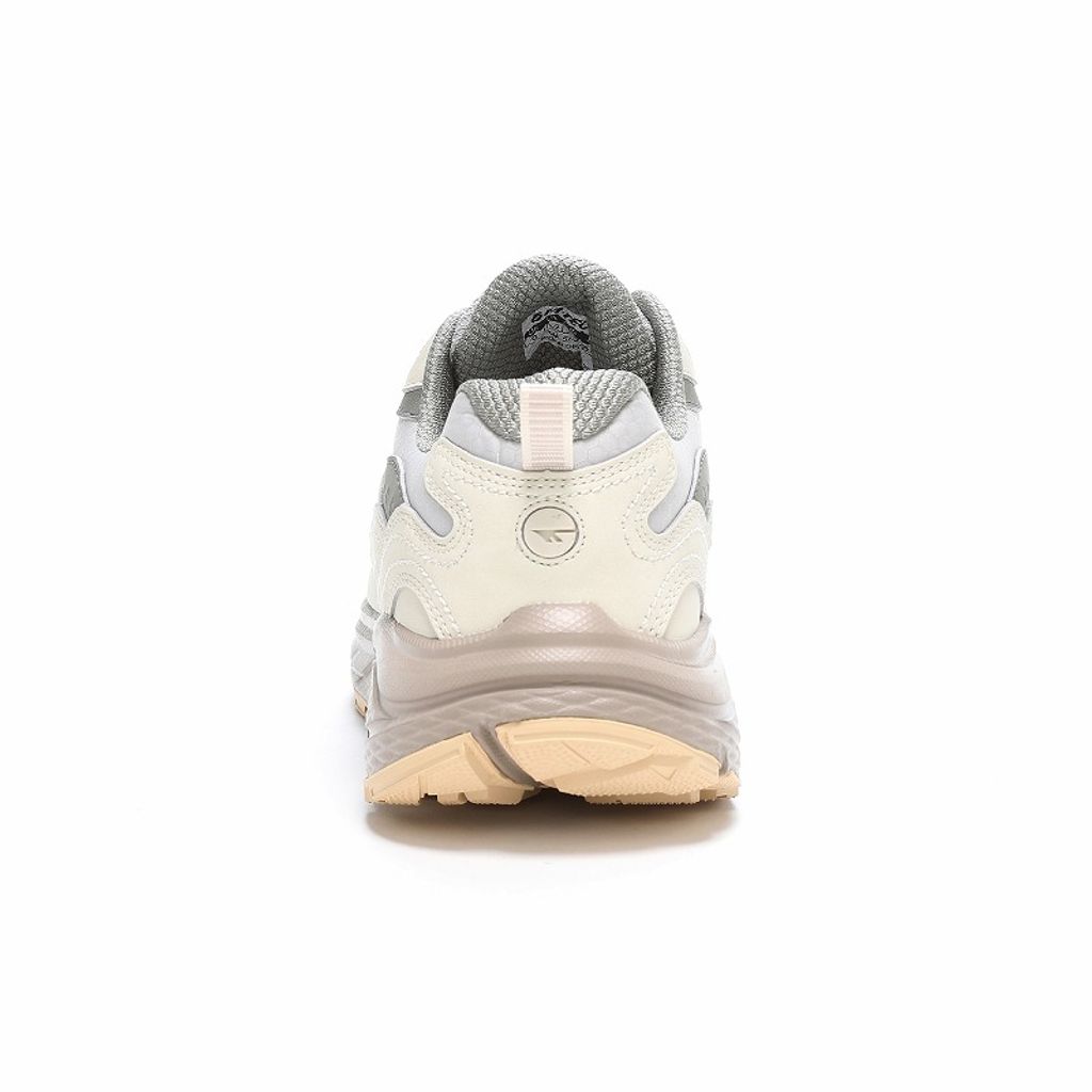 HI-TEC  HT HKU16 EASTEND WP（SAND）