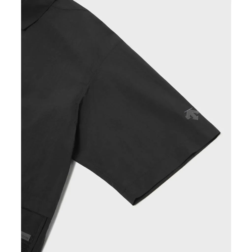 DESCENTE ALLTERRAIN（デサント オルテライン）【81】ウーブンハーフスリーブシャツ