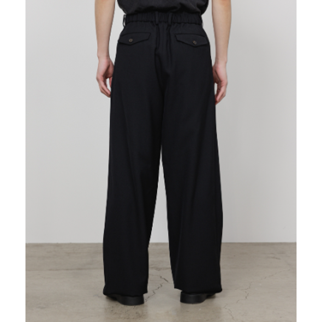 【予約商品】MARKAWARE TRIPLE PLEATED WIDE TROUSERS