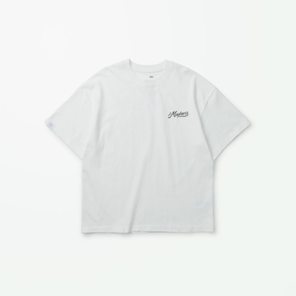 MADNESS BADGE(L) UNIFORM T-SHIRT