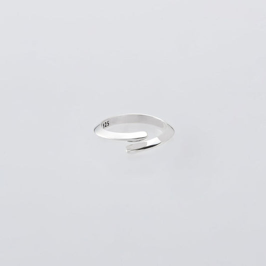 XOLO JEWELRY Triangle Ring -Thin-