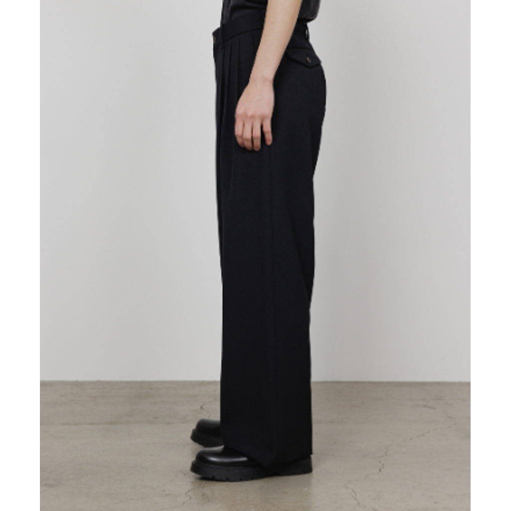 【予約商品】MARKAWARE TRIPLE PLEATED WIDE TROUSERS