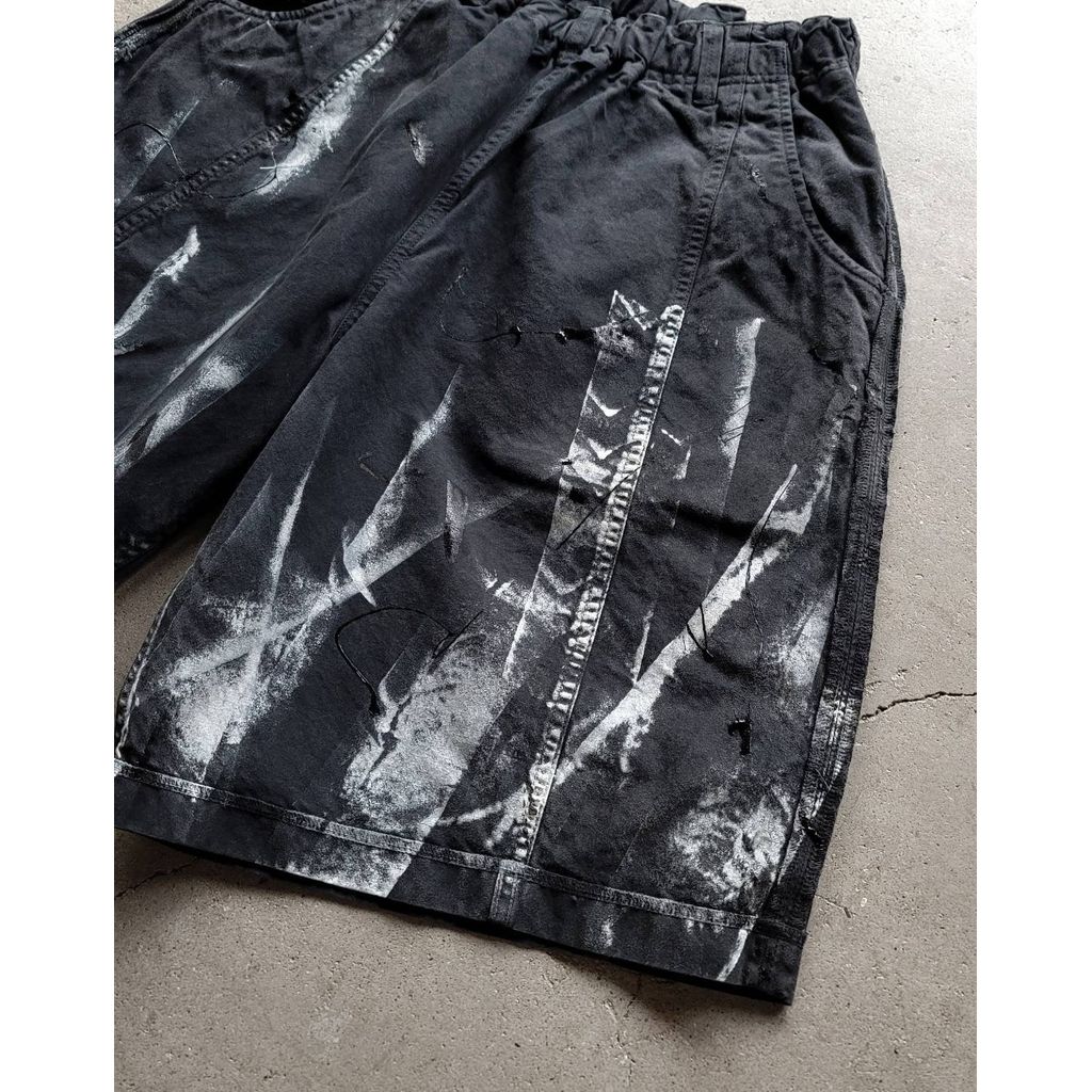 VOO URL PAINTED SHORTS