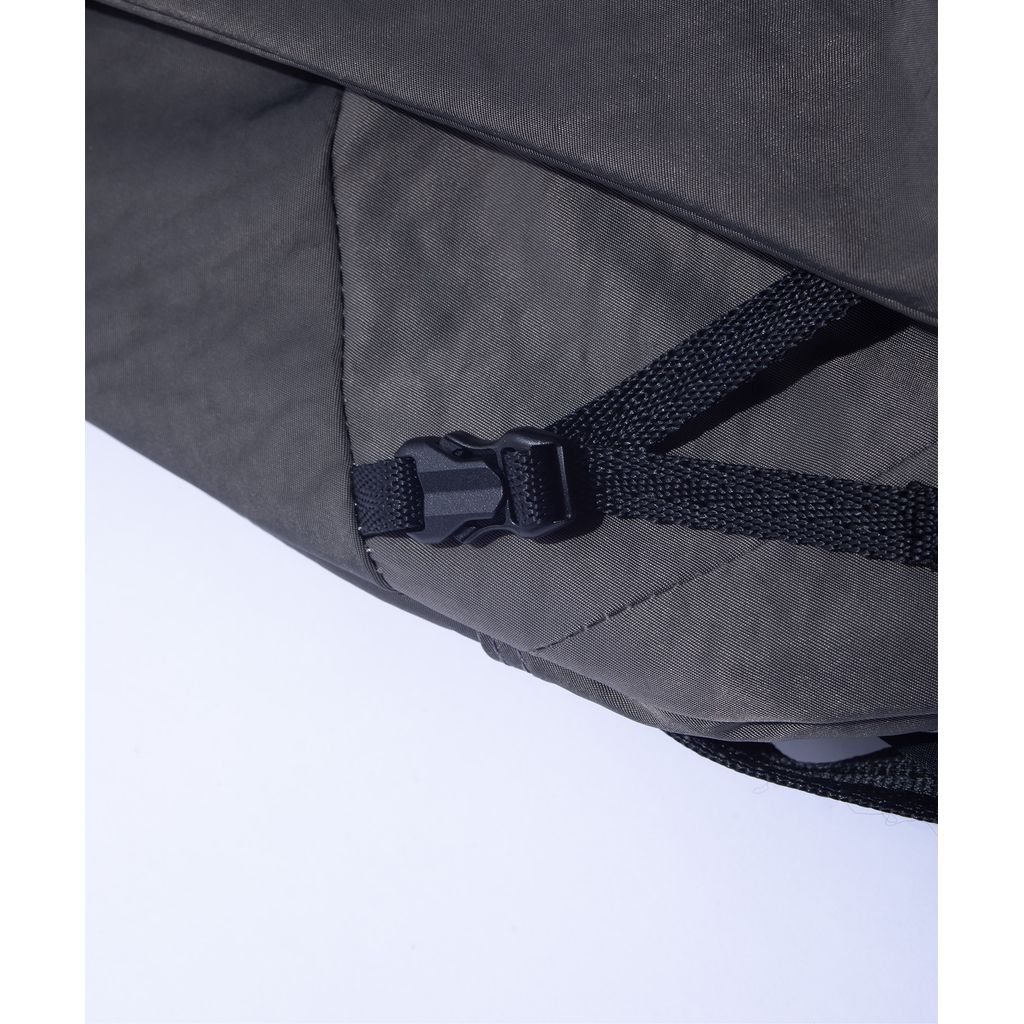 F/CE. TEXTURED TWILL LAYERED SLINGER BAG