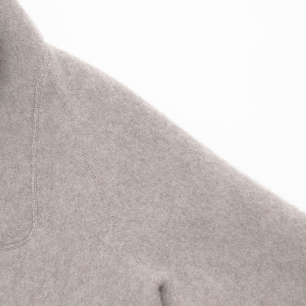 YAECA Natural Wool Fleece Pullover