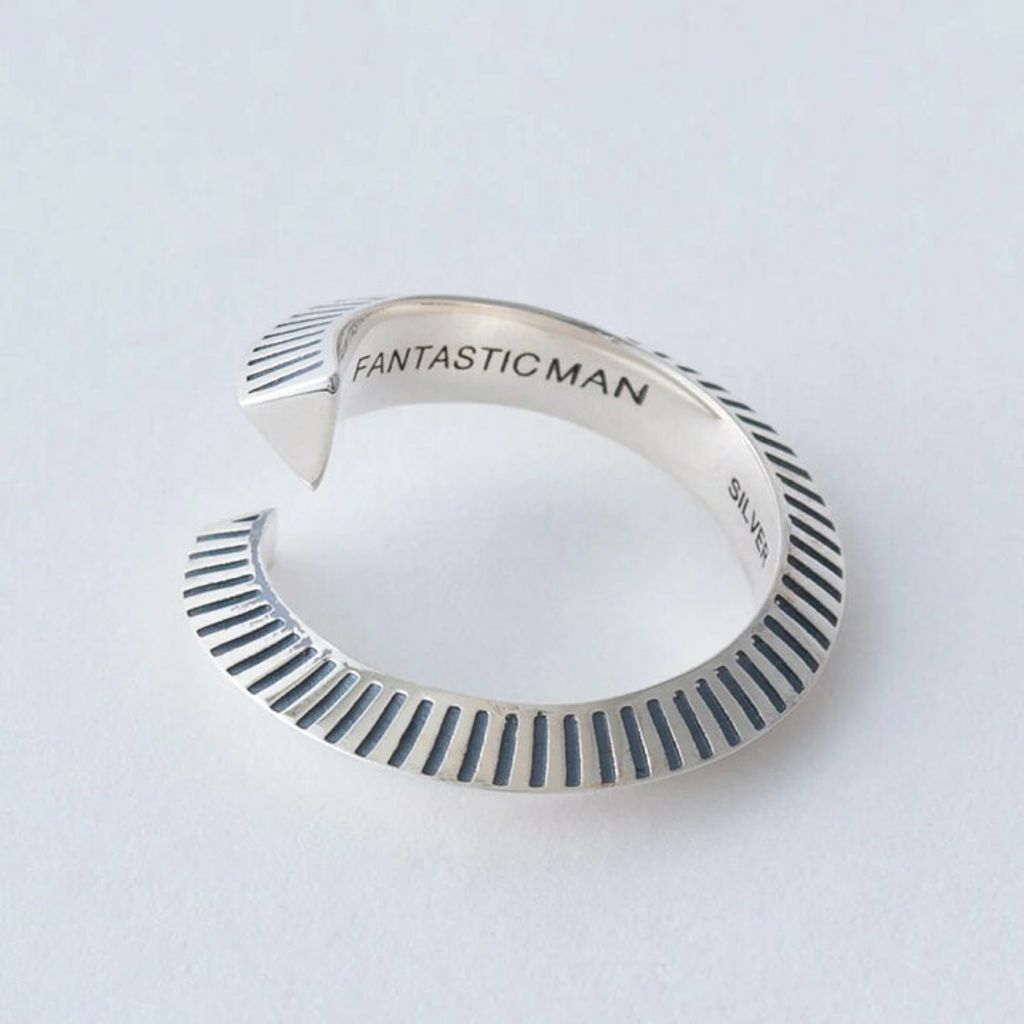 FANTASTIC MAN  RING 1048