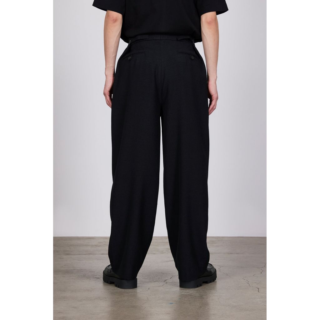 MARKA TUMBLED WOOL SERGE OFFICER PANTS 2TUCK WIDE – MAROON MARKA TUMBLED WOOL SERGE OFFICER PANTS 2TUCK WIDE – MAROON
