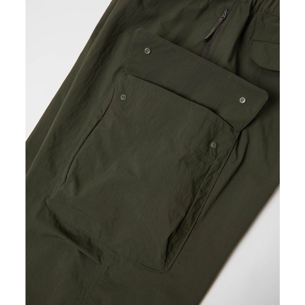 DESCENTE ALLTERRAIN WOVEN TASLAN WIDE CARGO PANTS – MAROON WEBSTORE